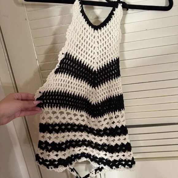 NWOT Forever 21 Black and Cream Crochet Halter Top - Picture 2 of 4
